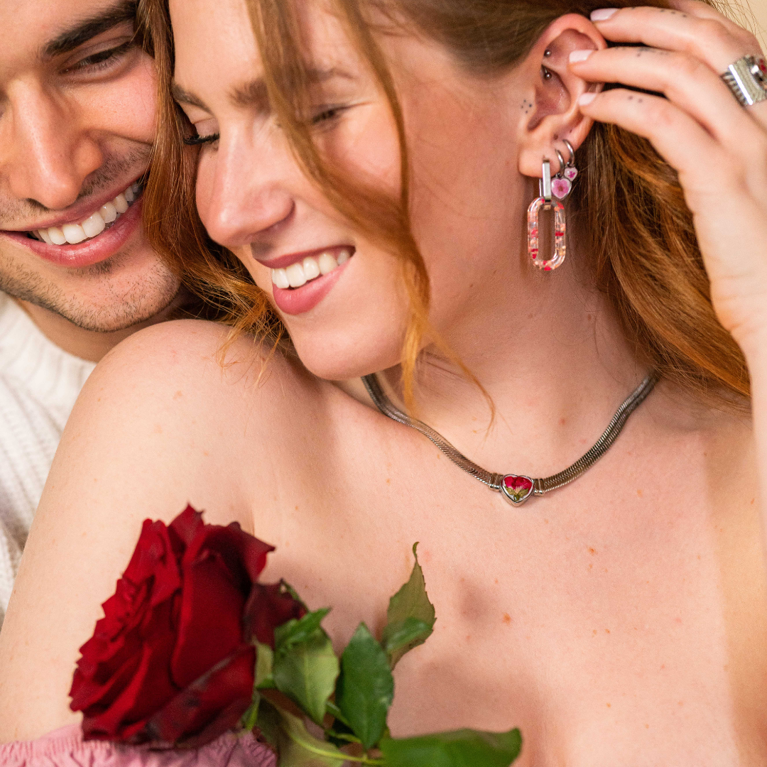 Collana girocollo cuore in Resina con Fiore di Rosa Rossa - Acciaio Inox