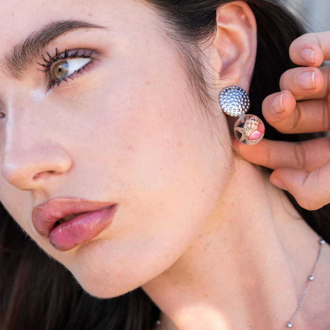 Orecchini BOLLA con Conchiglie vere e sassolini rossi in acciaio inossidabile anallergico