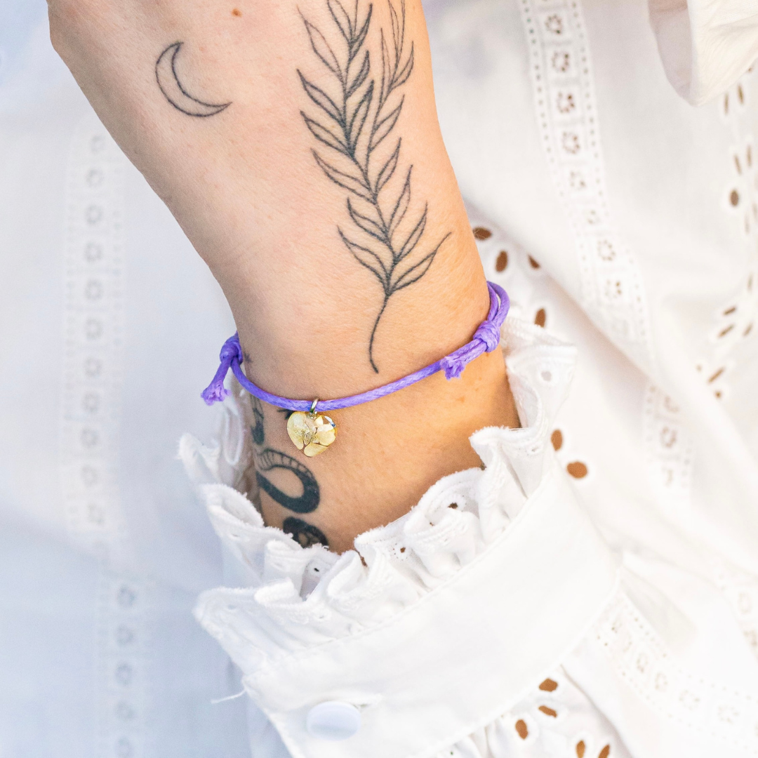 Bracciale con fiore vero Biancospino con cordino regolabile - SELEZIONA COLORE