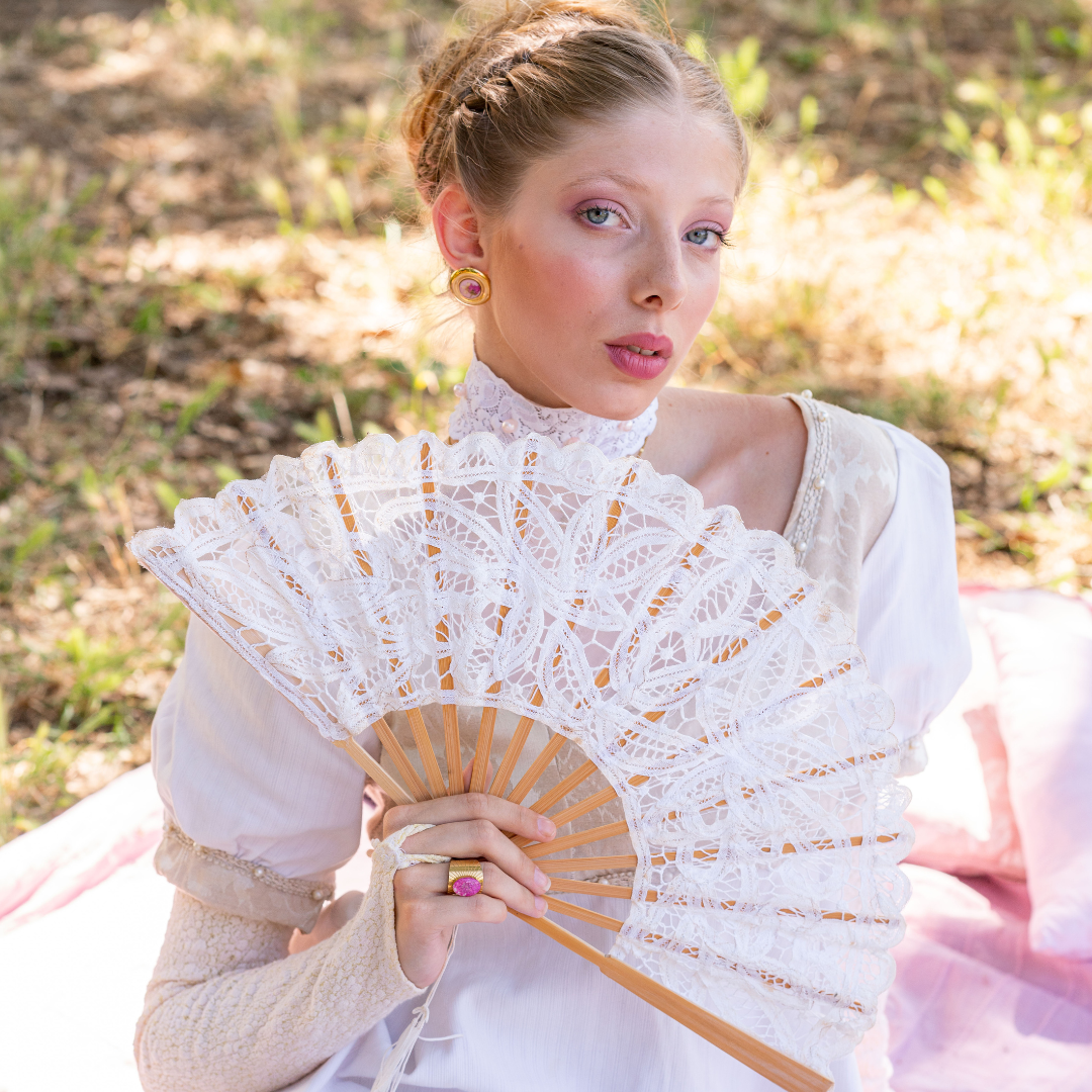 Orecchini SCUDO in acciaio inox oro con resina e fiori veri - PEZZO UNICO