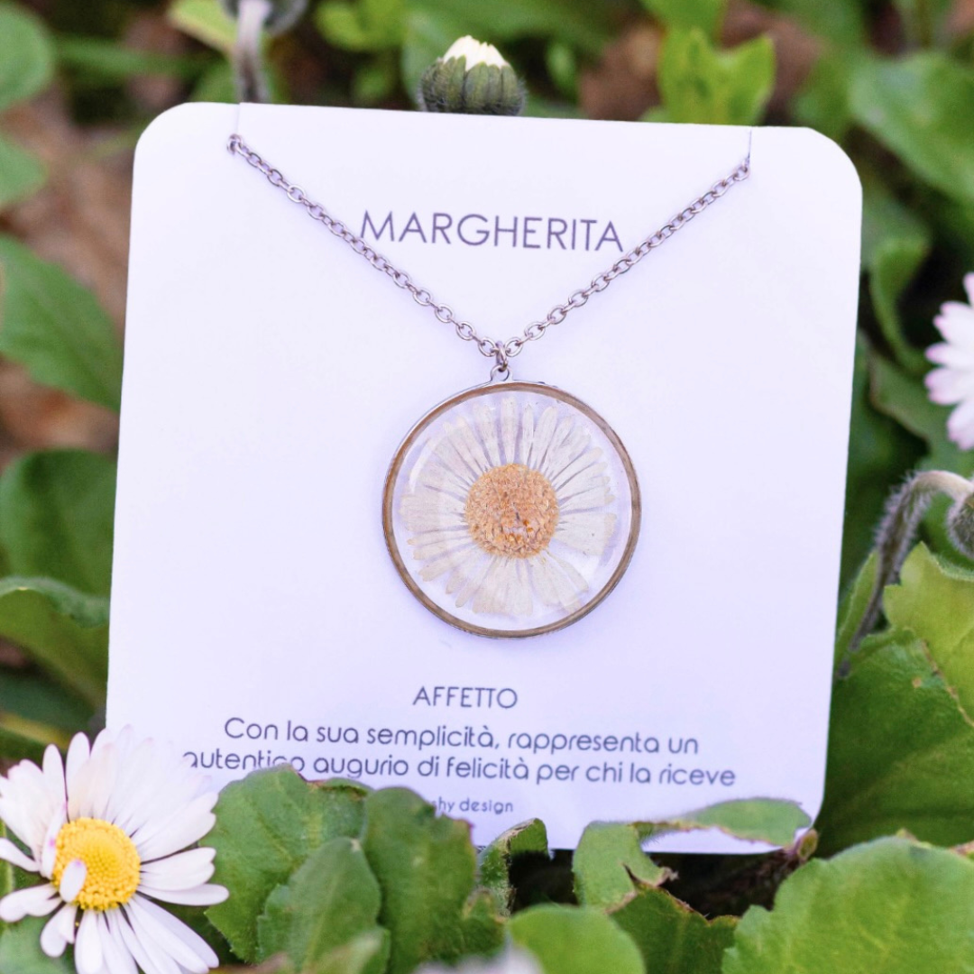 Collana con Margherita in resina e montatura in acciaio inossidabile