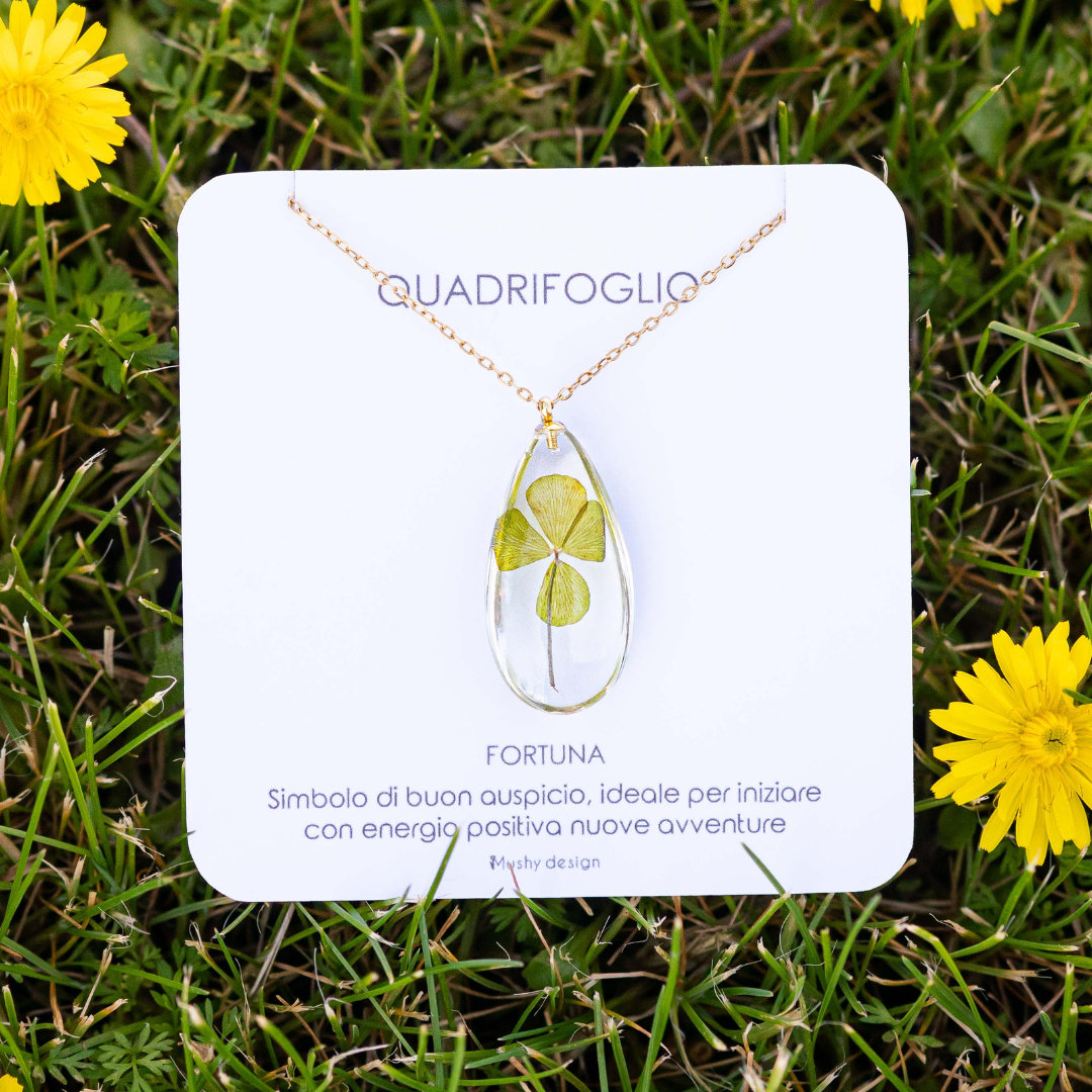Collana con Quadrifoglio inglobato nella resina, montatura in acciaio inossidabile - collezione RUGIADA
