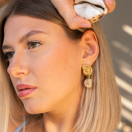 Orecchini con Conchiglie e sassolini azzurri in acciaio inossidabile - PEZZO UNICO