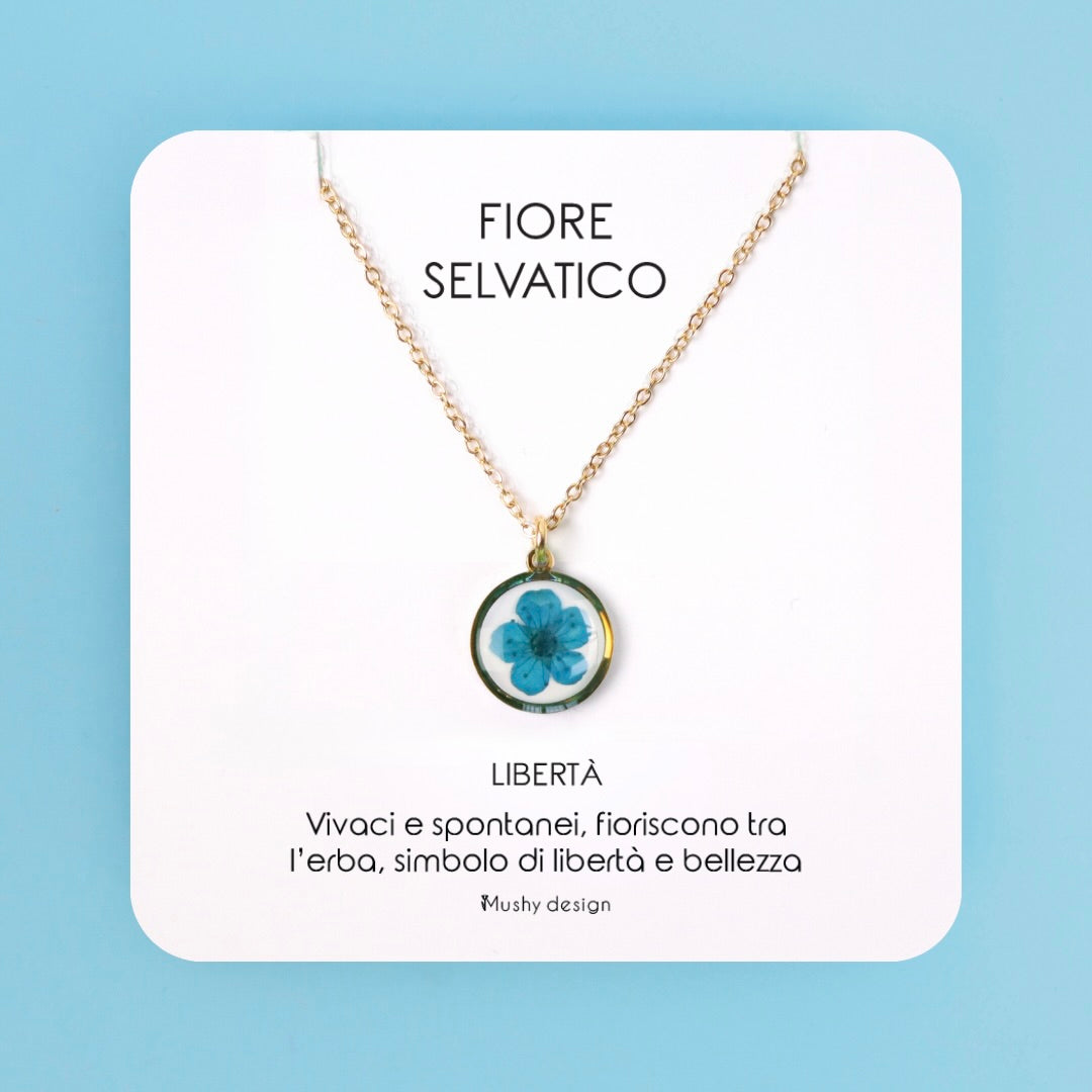 Collana in acciaio inossidabile e ciondolo in resina con fiore blu