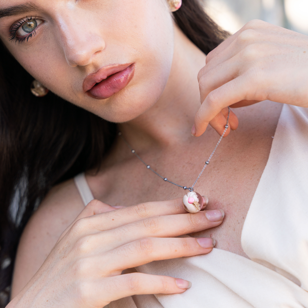 Collana BOLLA con Conchiglie vere e sassolini rossi in acciaio inossidabile