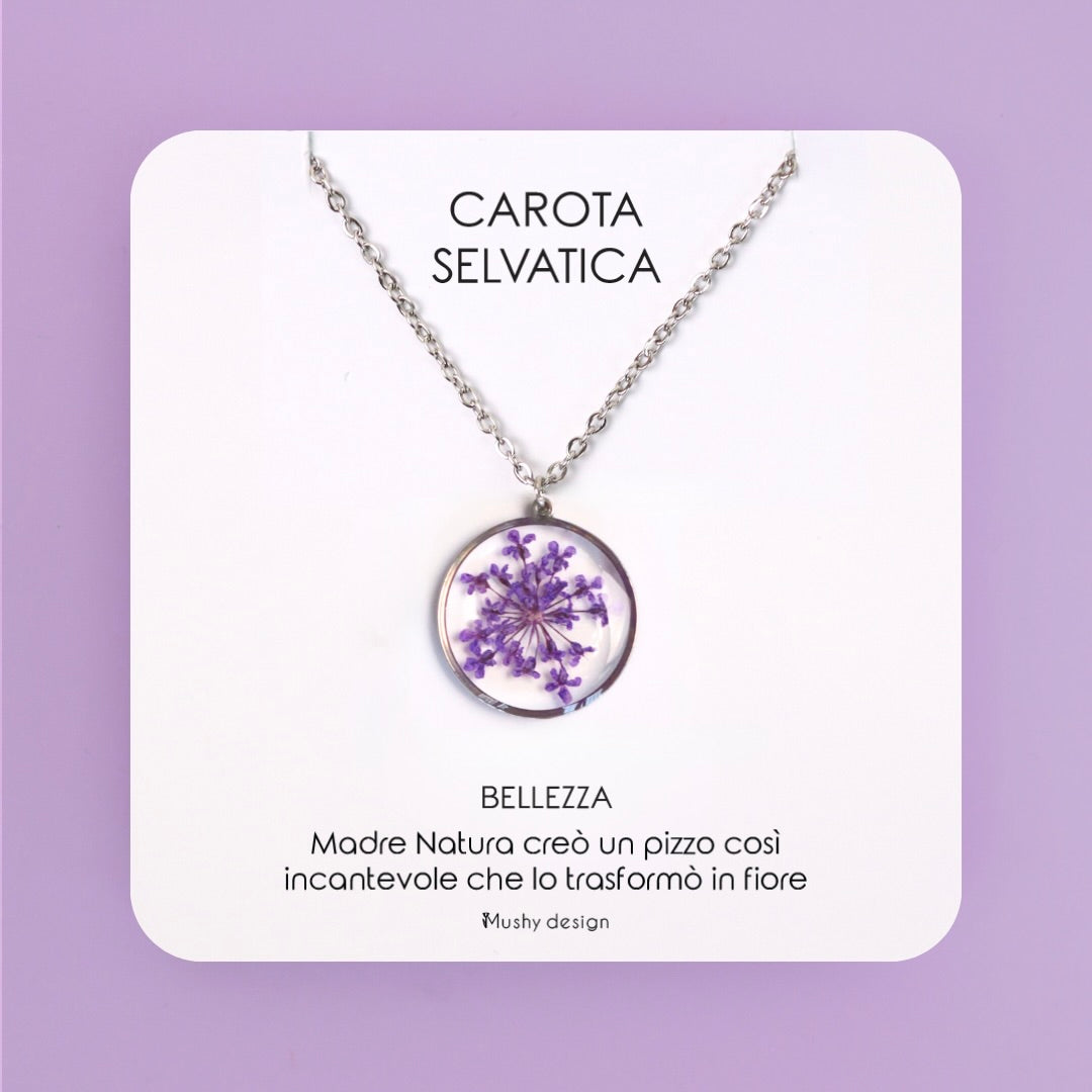 Collana in Resina con Fiori Veri di Pizzo della Regina Anna viola