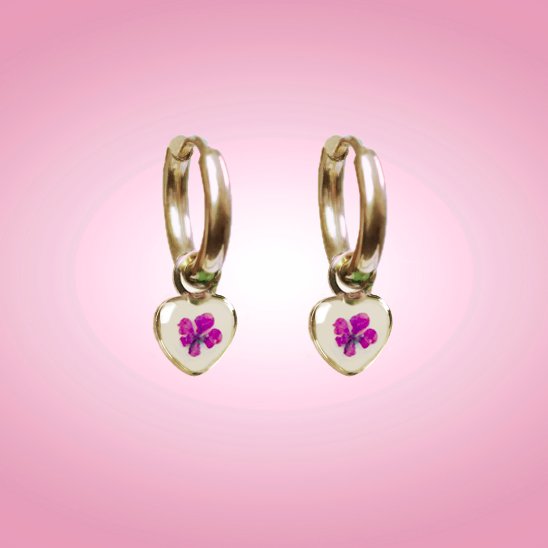 Orecchini a cerchio piccoli in acciaio inox con ciondolo a cuore e Pizzo della regina Anna fucsia