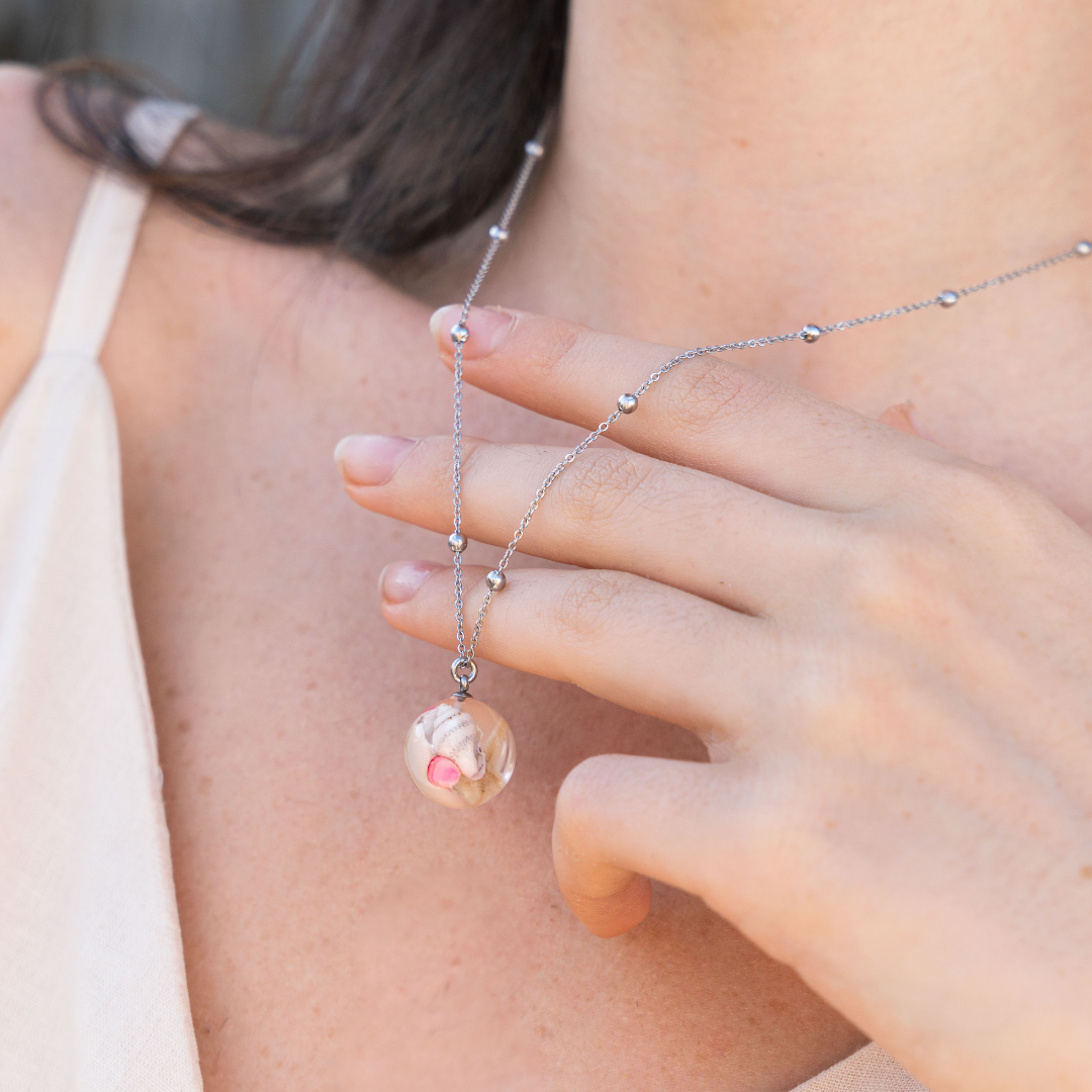 Collana BOLLA con Conchiglie vere e sassolini rossi in acciaio inossidabile