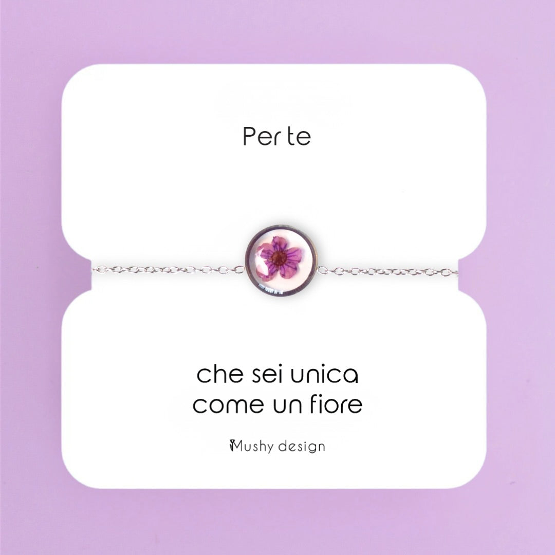 Bracciale in acciaio inox con ciondolo in resina e Fiore Selvatico viola