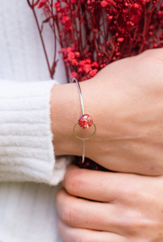 Bracciale ABBRACCIAMI in acciaio inox con resina e Pizzo della regina Anna rosso