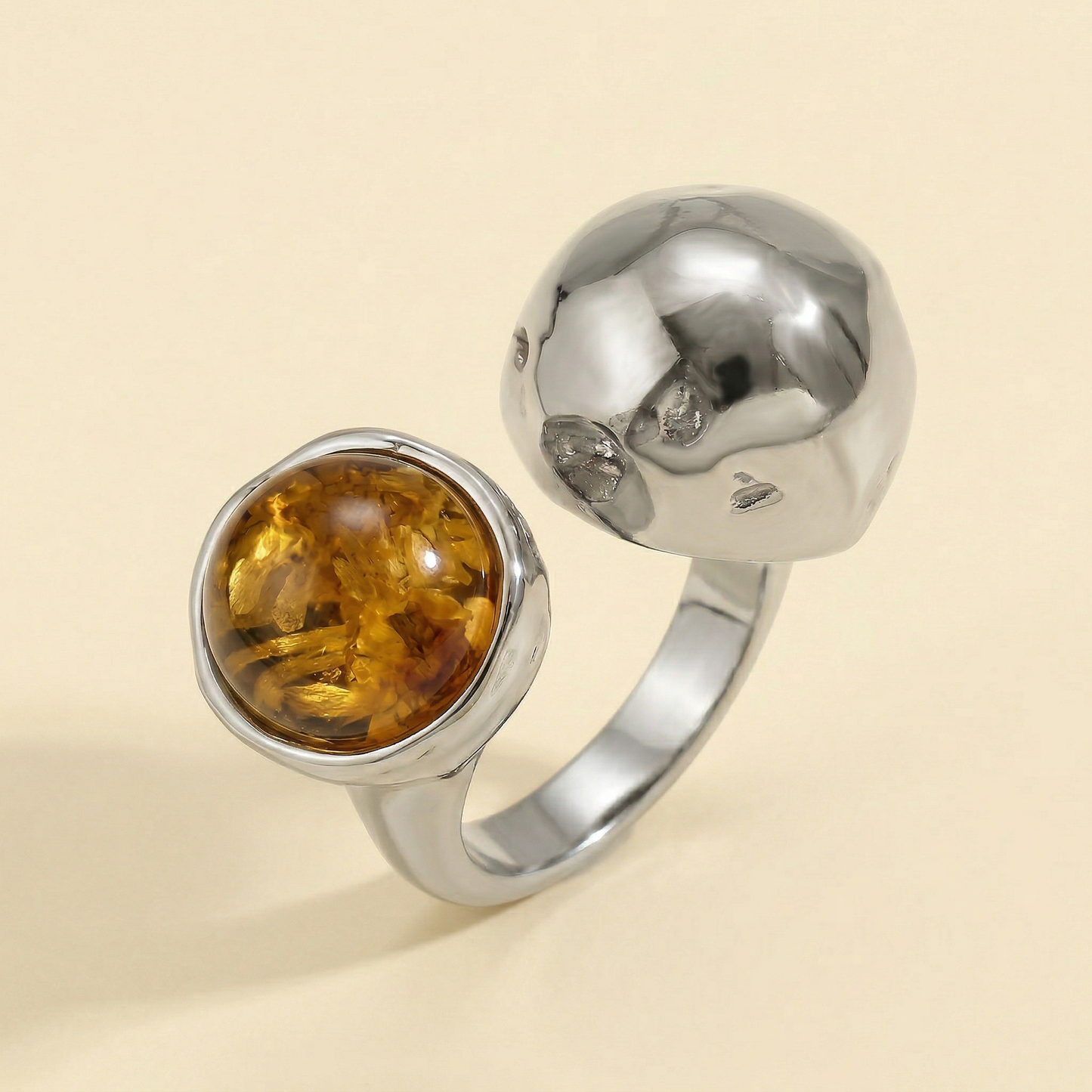 Anello PETRA regolabile in acciaio inox e fiore vero preservato nella resina GLIXIA arancio