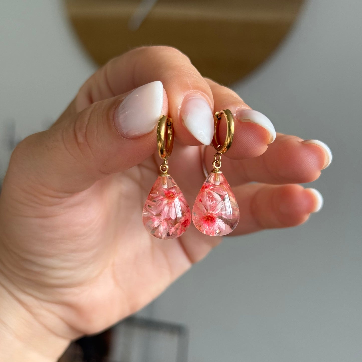 Orecchini PERSONALIZZATI: a cerchio in Resina con Fiori Veri di Glixia rosa - RUGIADA, Acciaio Inox