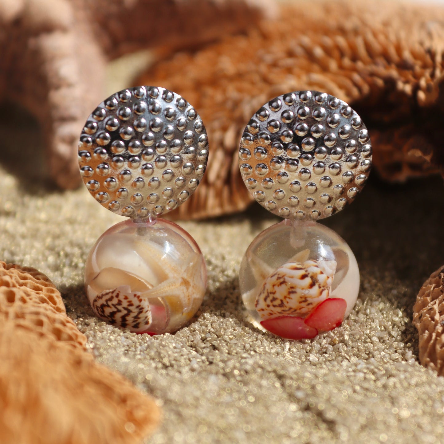 Orecchini BOLLA con Conchiglie vere e sassolini rossi in acciaio inossidabile anallergico