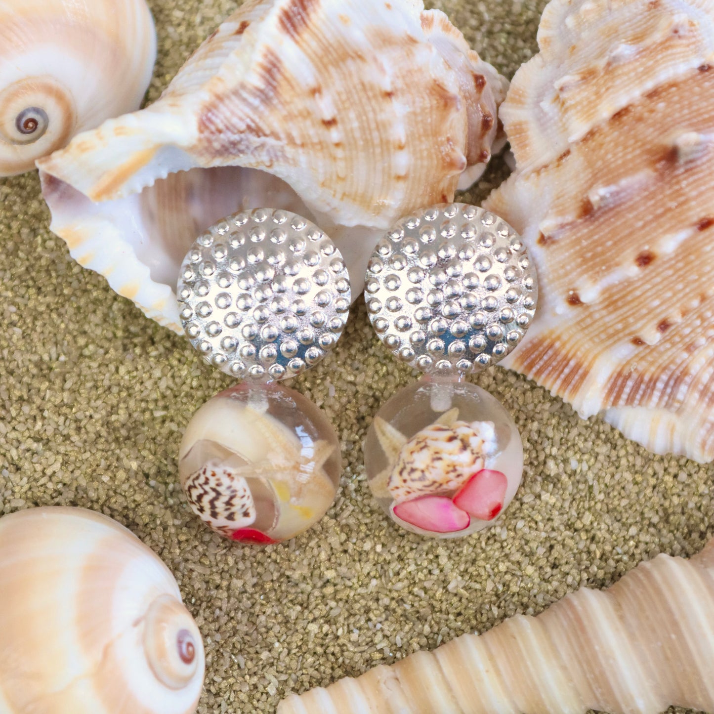 Orecchini BOLLA con Conchiglie vere e sassolini rossi in acciaio inossidabile anallergico