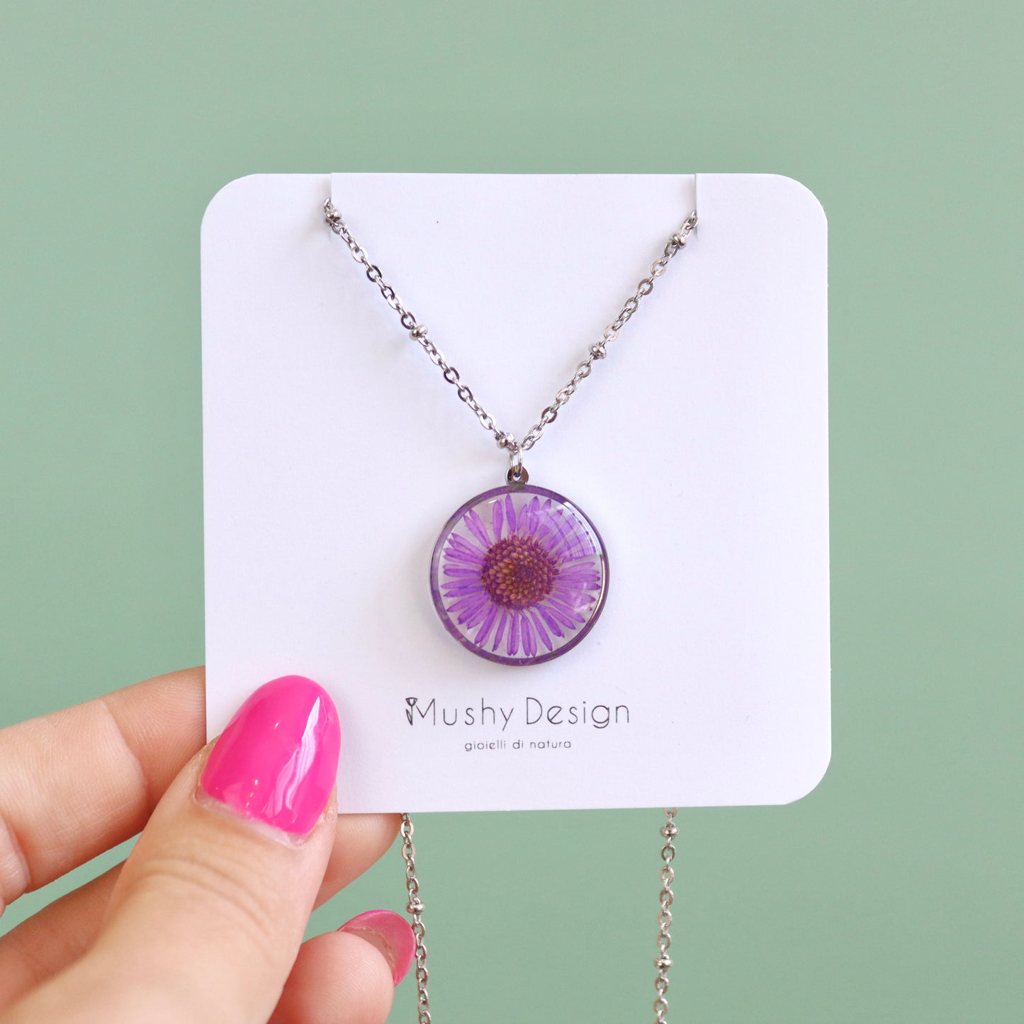 Collana in acciaio inossidabile e ciondolo in resina con Margherita viola