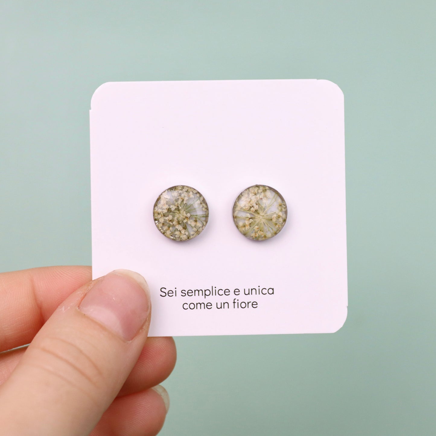 Orecchini a lobo in acciaio inossidabile con Pizzo della regina Anna bianco nella resina