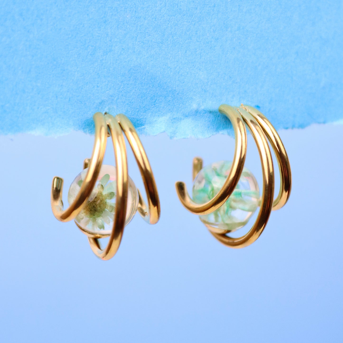 Orecchini in resina con Glixia azzurro e acciaio inox - collezione BOLLE