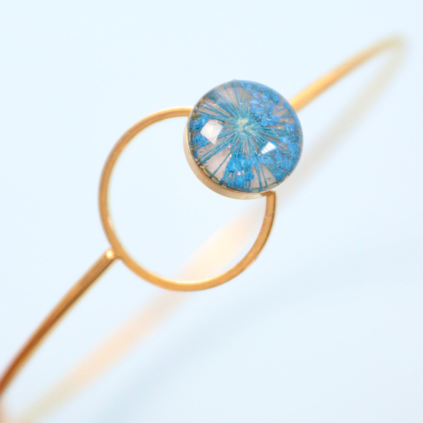 Bracciale ABBRACCIAMI in acciaio inox con resina e Pizzo della regina Anna blu