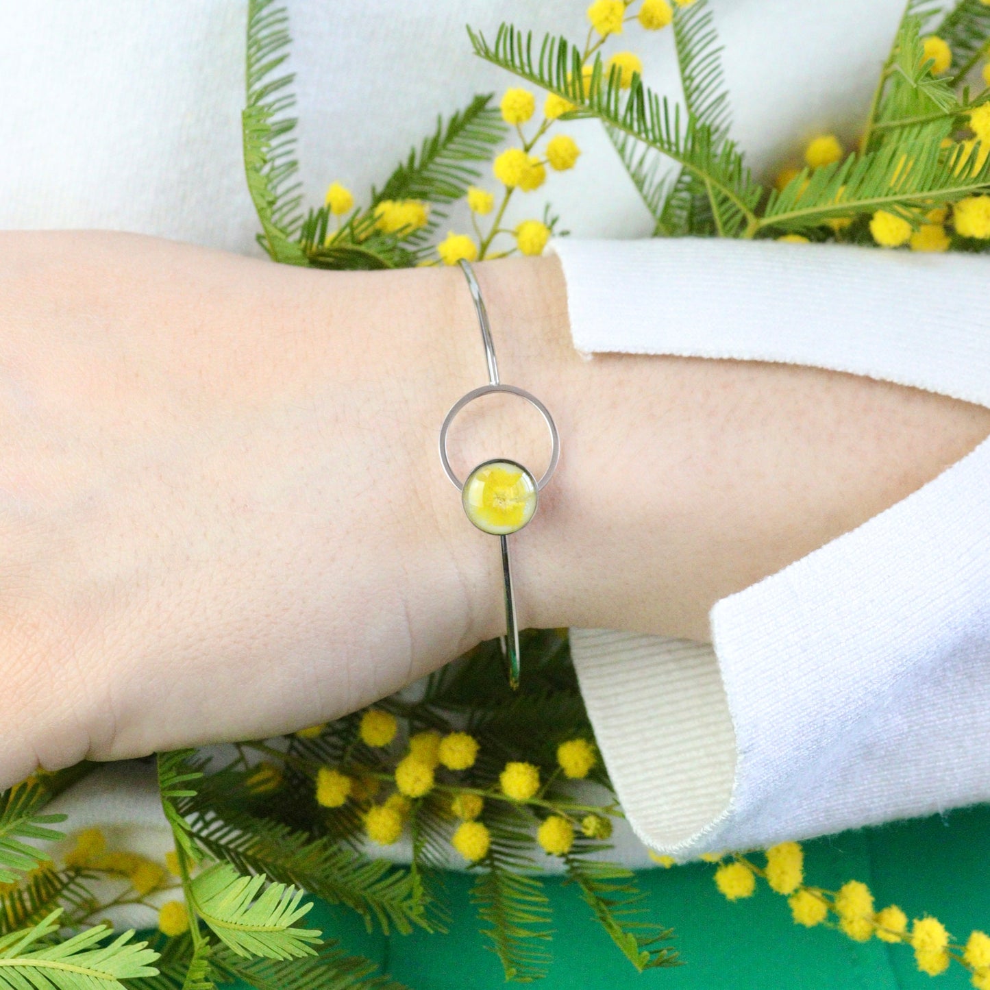 Bracciale ABBRACCIAMI in acciaio inox con resina e Mimosa