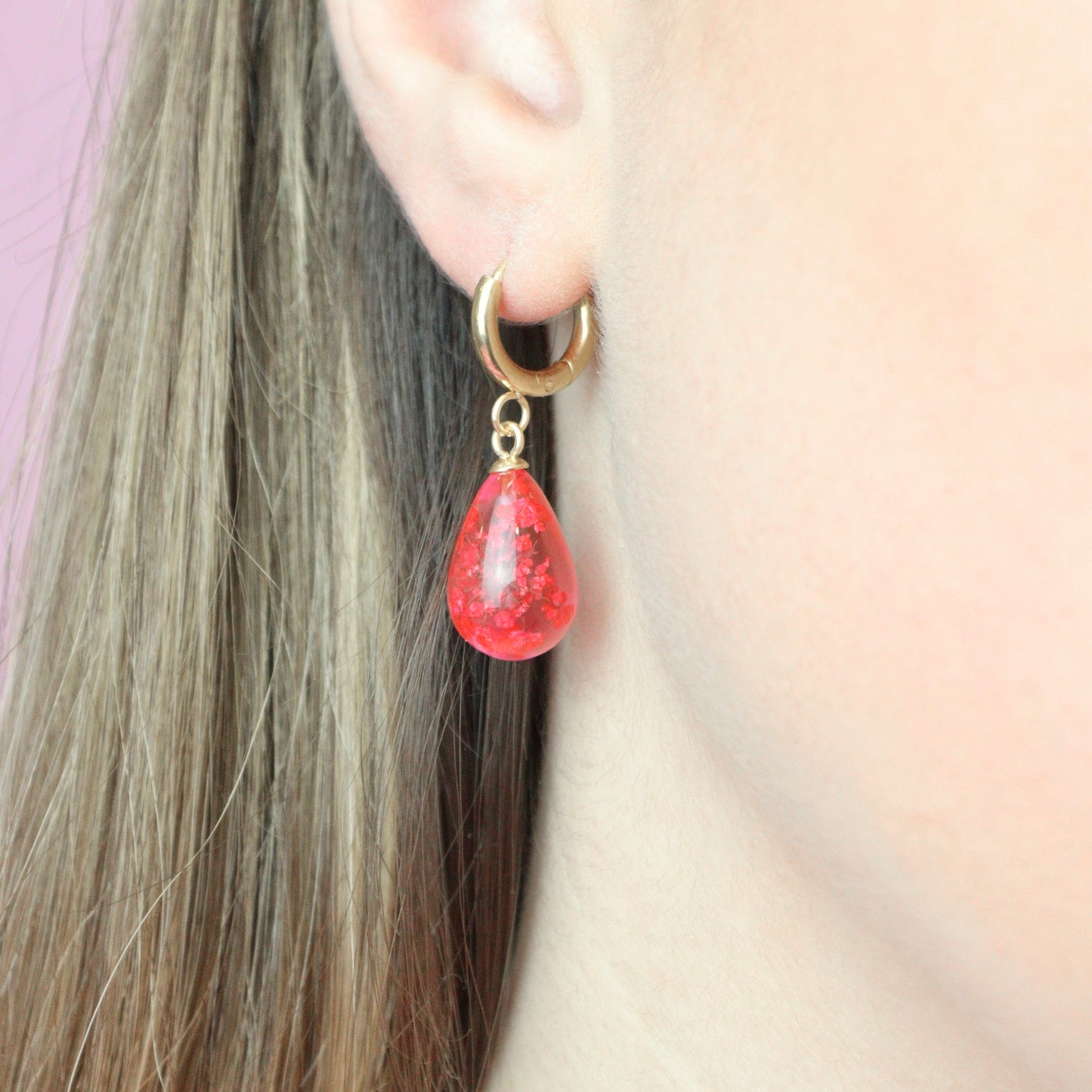 Paio di orecchini RUGIADA pendenti acciaio inox con Pizzo della regina Anna rosso