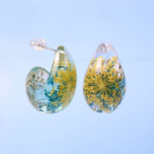 Orecchini a bottone a forma di goccia dupe in resina con fiori veri Pizzo della regina Anna giallo e azzurro
