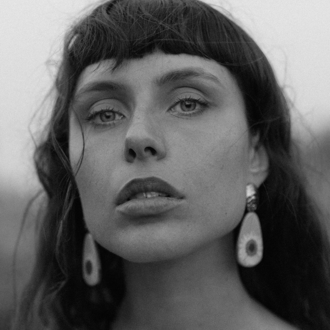 Orecchini Pendenti in Resina con Fiori Veri di Margherita - Acciaio Inox anallergico dorato