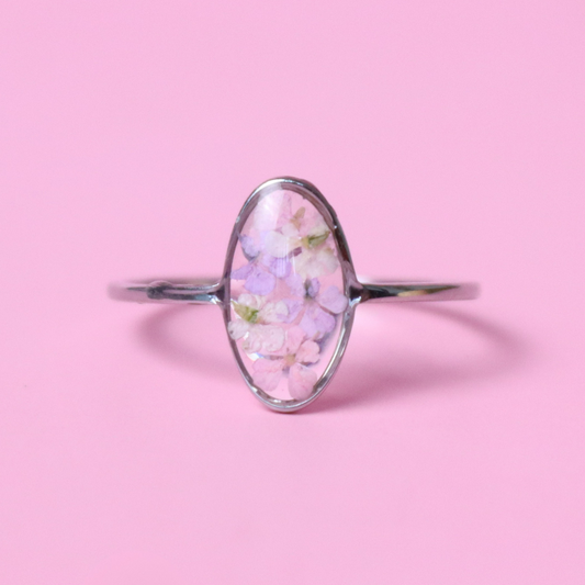 Anello in acciaio inox e fiore Carota selvatica lilla e bianco intersecato nella resina - PEZZO UNICO (Copia) (Copia)