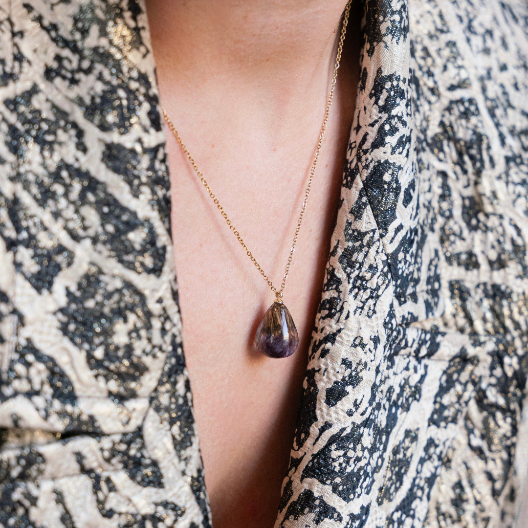 Collana RUGIADA in acciaio inossidabile e ciondolo in resina con Statice viola scuro