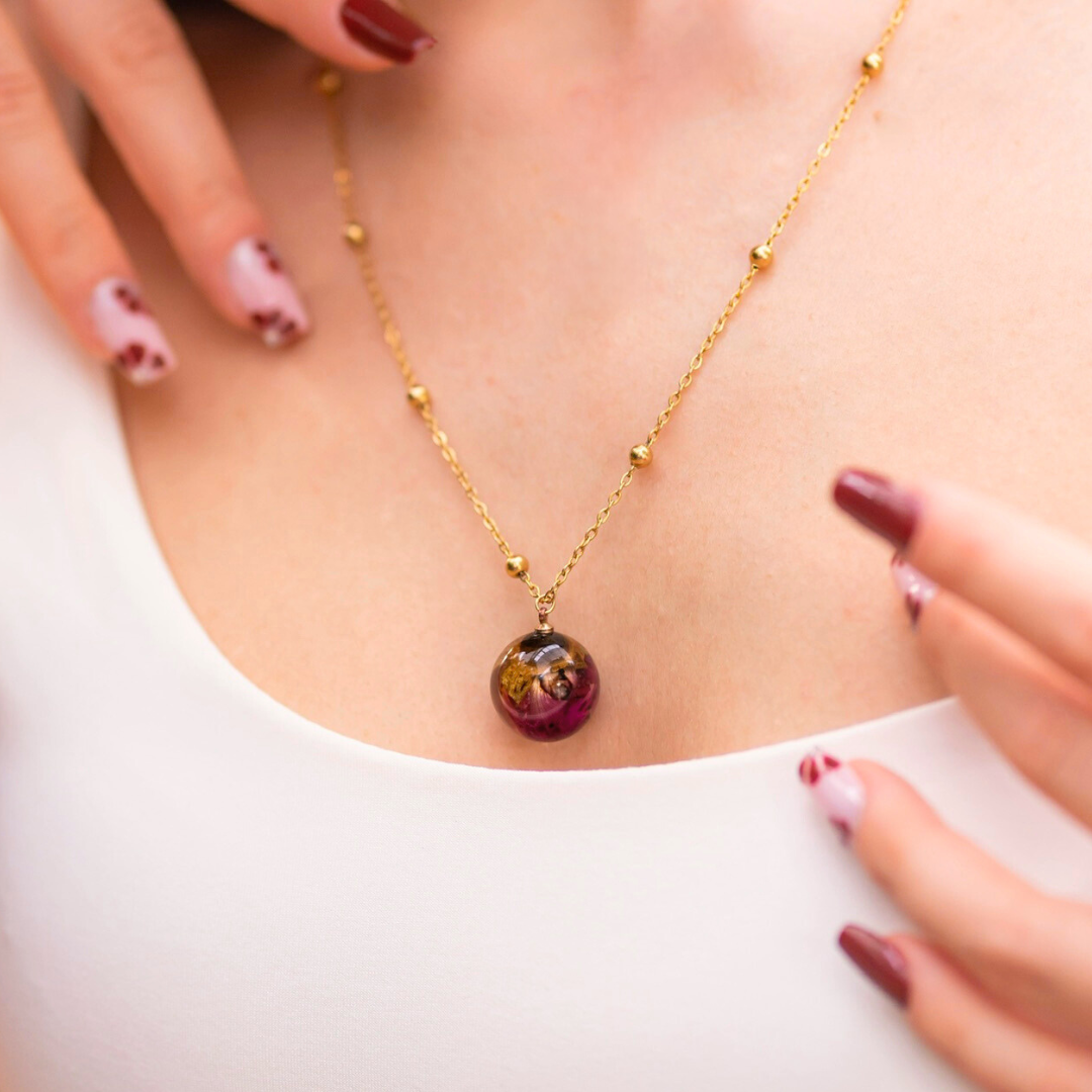 Collana sfera con bocciolo di Rosa rossa in acciaio inossidabile montatura Limited Edition - collezione BOLLA