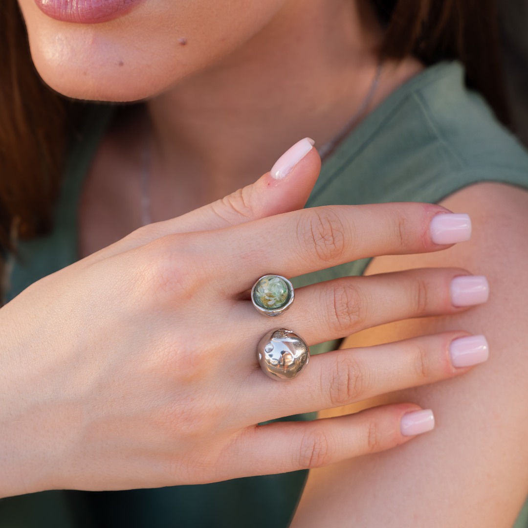 Anello PETRA regolabile in acciaio inox e fiore vero preservato nella resina GLIXIA verde