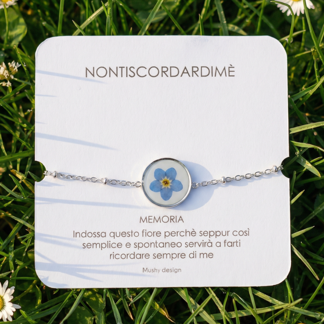 Bracciale in acciaio inox e ciondolo medaglione in resina con fiore vero Nontiscordardimé