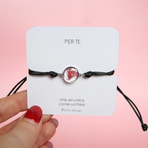 Bracciale regolabile in cordoncino e ciondolo in acciaio inox con Lysamachia intersecata nella resina