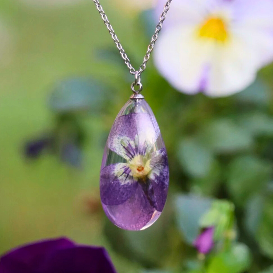 Collana RUGIADA in resina con Viola Del Pensiero, montatura in acciaio inossidabile