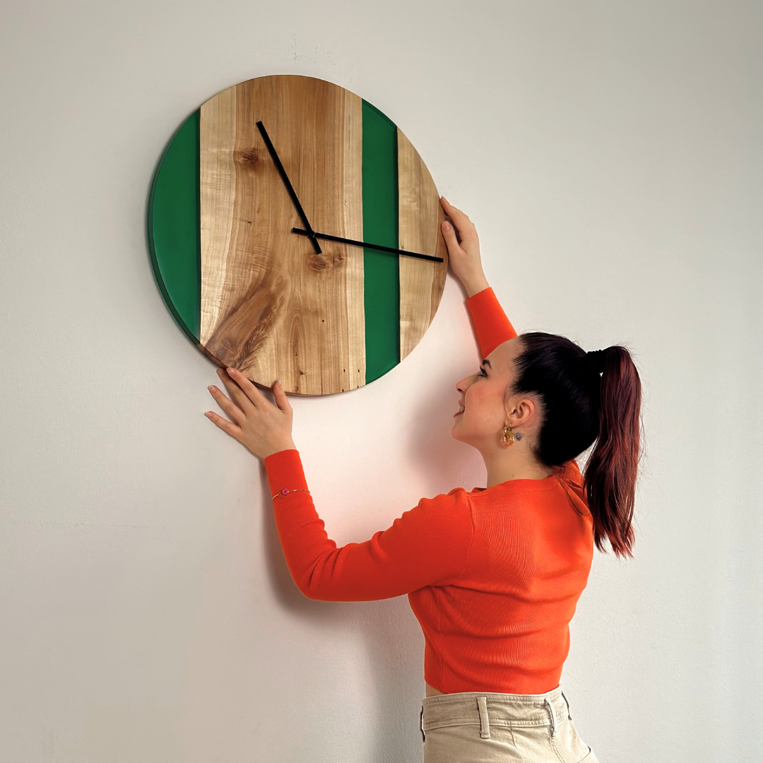 Orologio da parete in legno e resina verde Ø54cm