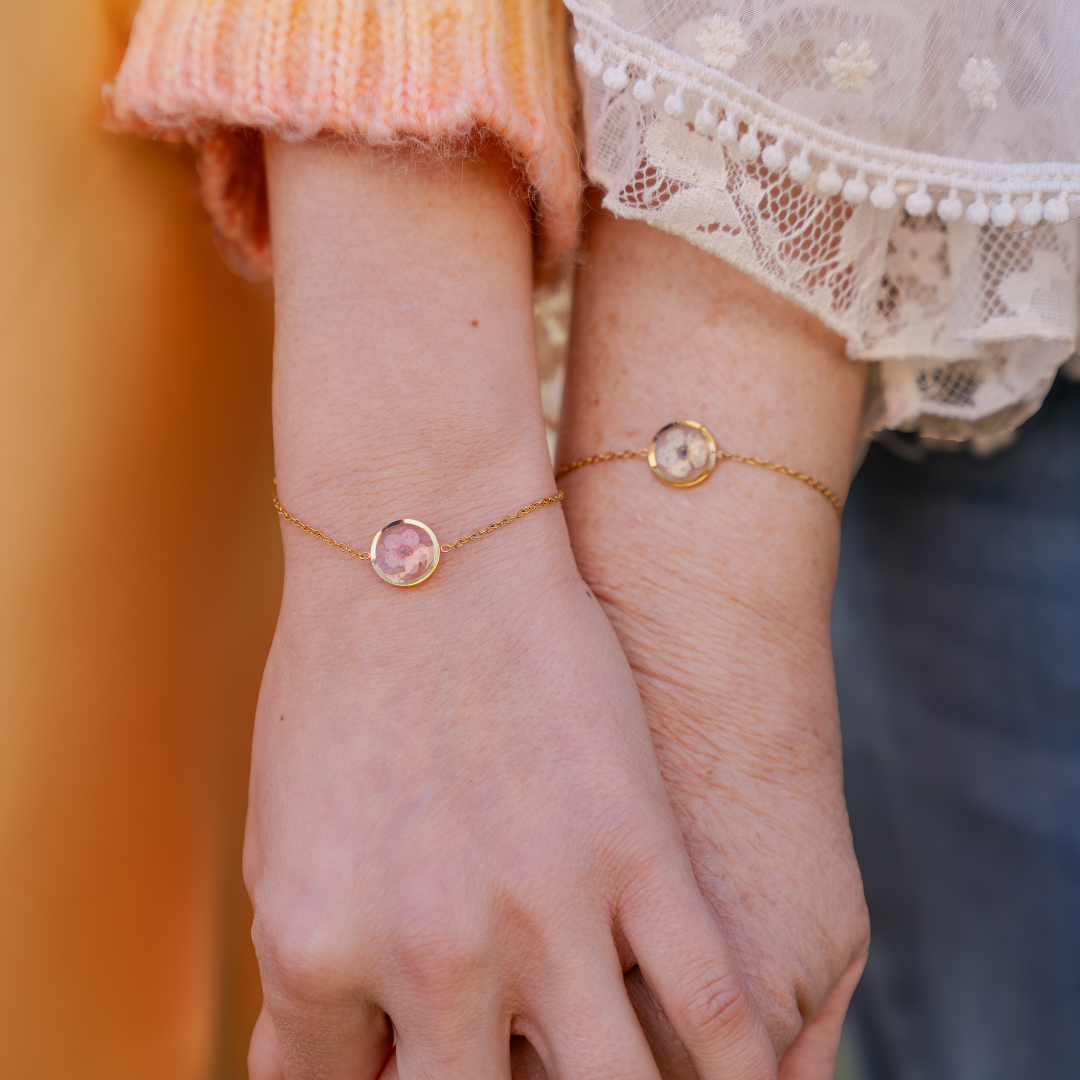 Bracciale in acciaio inox con ciondolo in resina e Fiore Selvatico rosa
