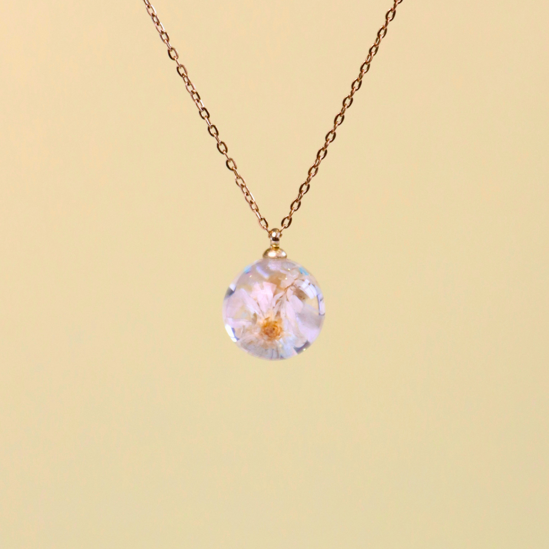 Collana RUGIADA in acciaio inossidabile e ciondolo in resina con mini Glixia bianca