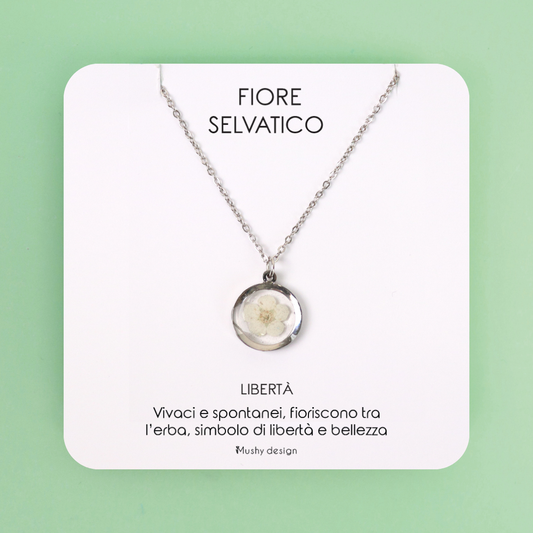 Collana in acciaio inossidabile e ciondolo in resina con fiore selvatico Biancospino