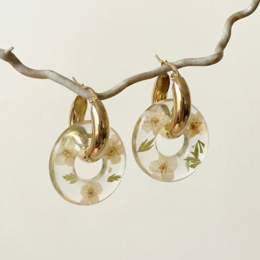 Paio di orecchini BLOOM in acciaio inossidabile e resina con Spirea