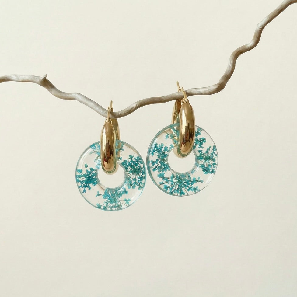 Paio di orecchini BLOOM in acciaio inossidabile e resina con Pizzo della regina Anna turchese