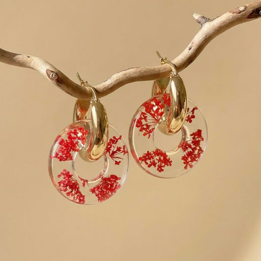 Paio di orecchini BLOOM in acciaio inossidabile e resina con Pizzo della regina Anna rosso