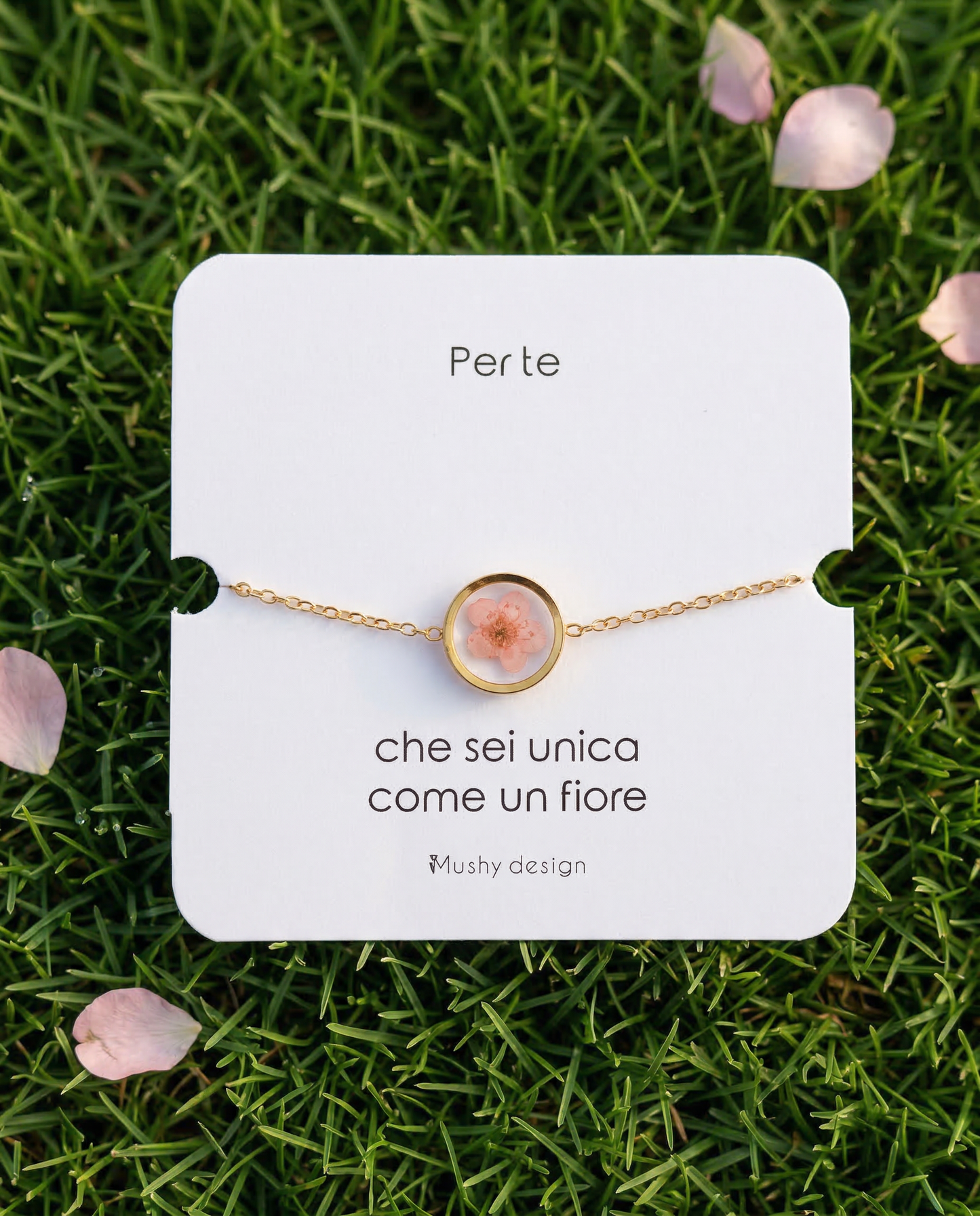 Bracciale in acciaio inox con ciondolo in resina e Fiore Selvatico rosa