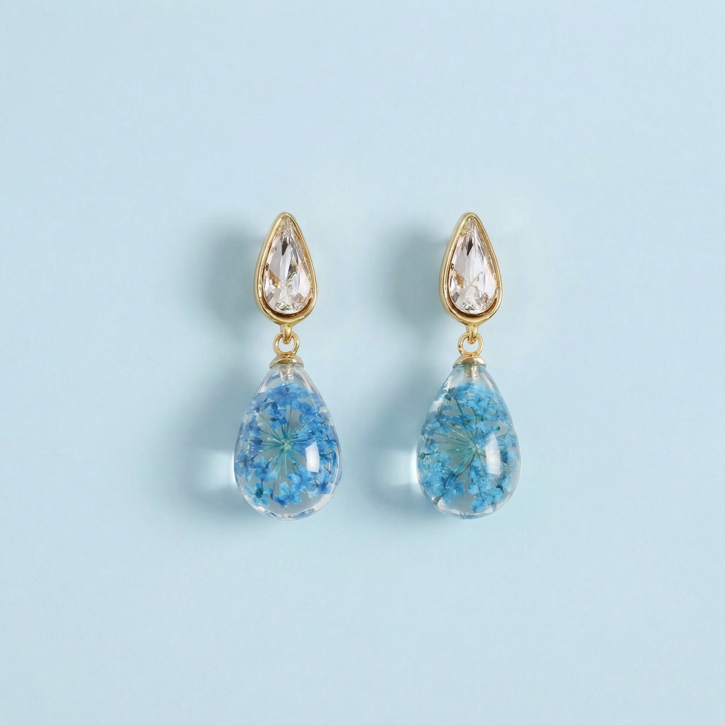 Orecchini Pendenti in Resina con Fiori Veri di Pizzo della Regina Anna blu - RUGIADA, Acciaio Inox