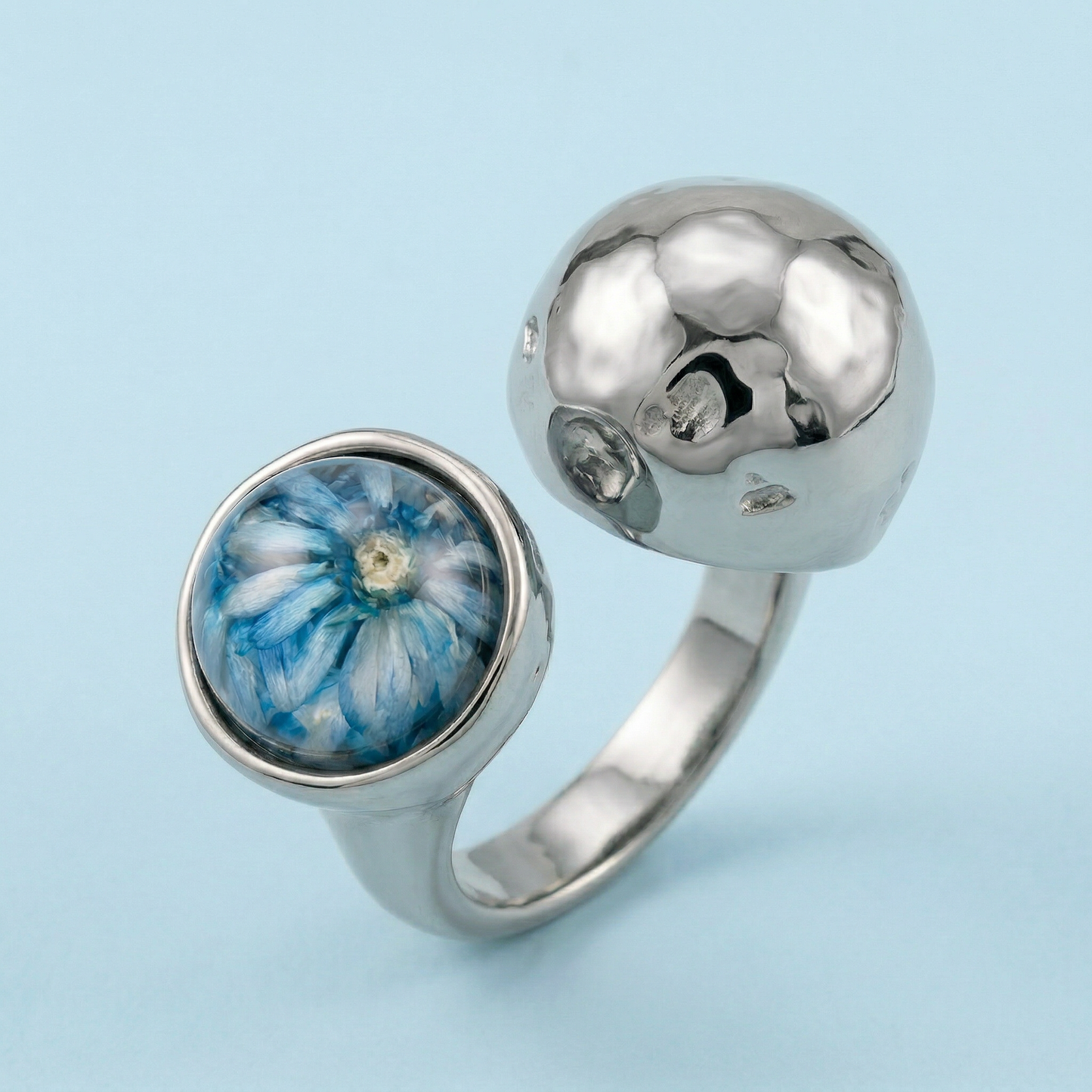 Anello PETRA regolabile in acciaio inox e fiore vero preservato nella resina GLIXIA blu