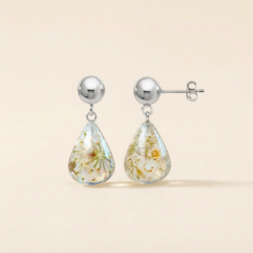 Orecchini Pendenti in Resina con Fiori Veri di Carota selvatica e Glixia bianca - RUGIADA, Acciaio Inox