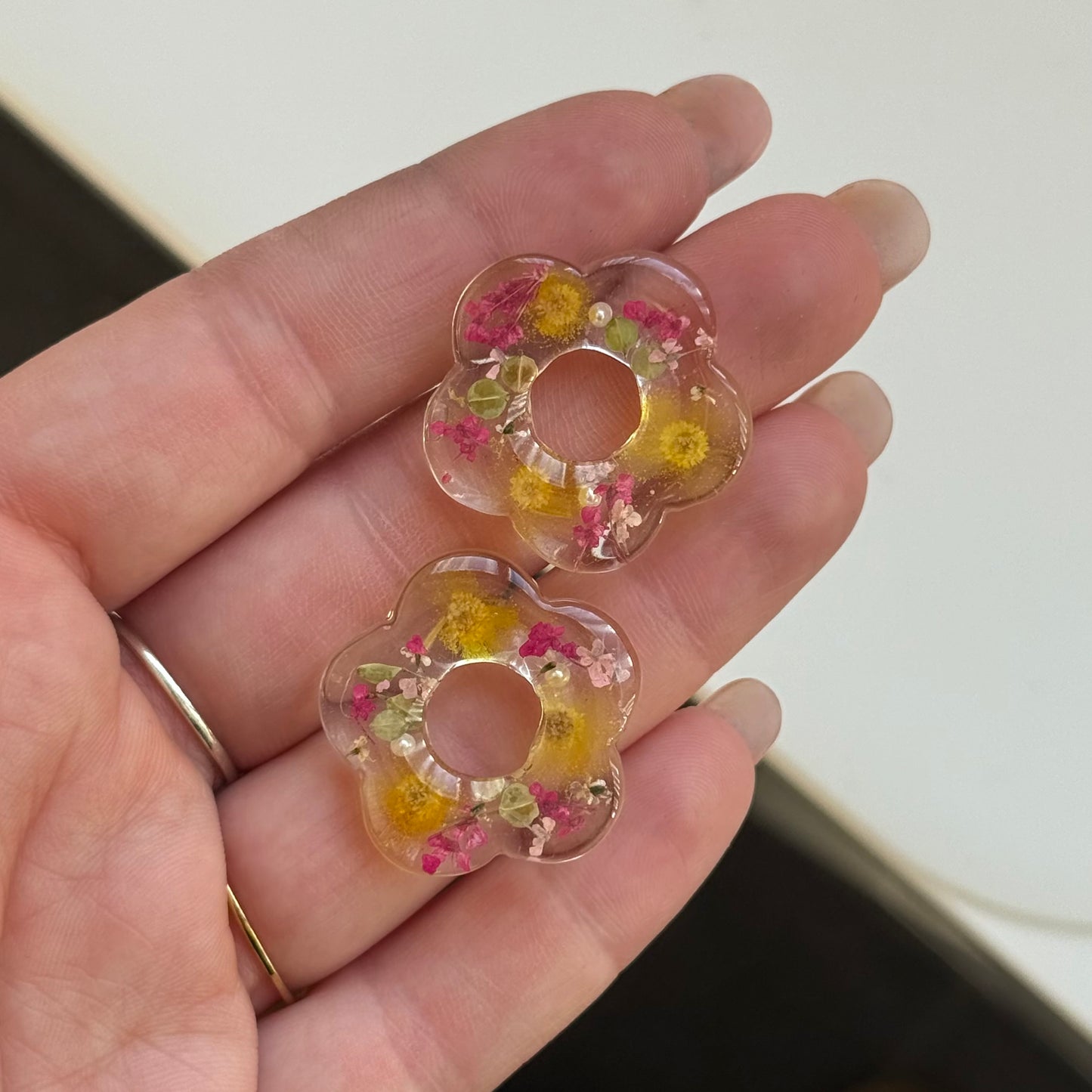 Ciondoli INTERCAMBIABILI per orecchini BLOOM - fiore Mimosa
