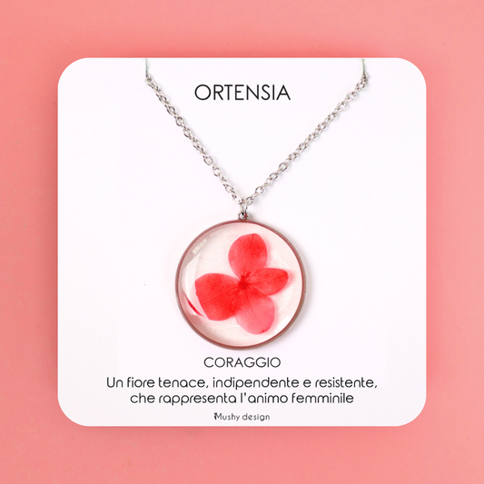 Collana in resina con Ortensia rossa e montatura in acciaio inox - PEZZO UNICO