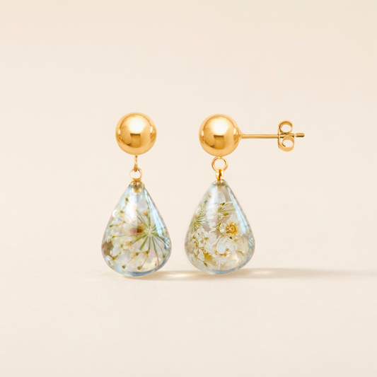 Orecchini Pendenti in Resina con Fiori Veri di Carota selvatica e Glixia bianca - RUGIADA, Acciaio Inox