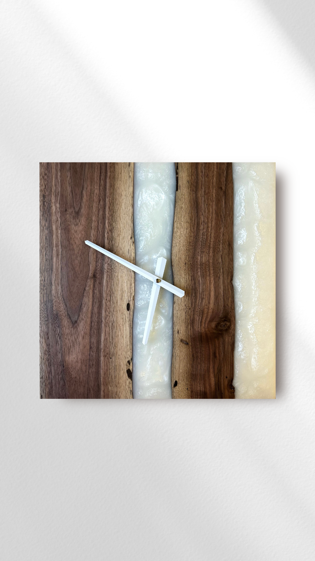 Orologio da parete in legno e resina bianca perlata Ø39cm