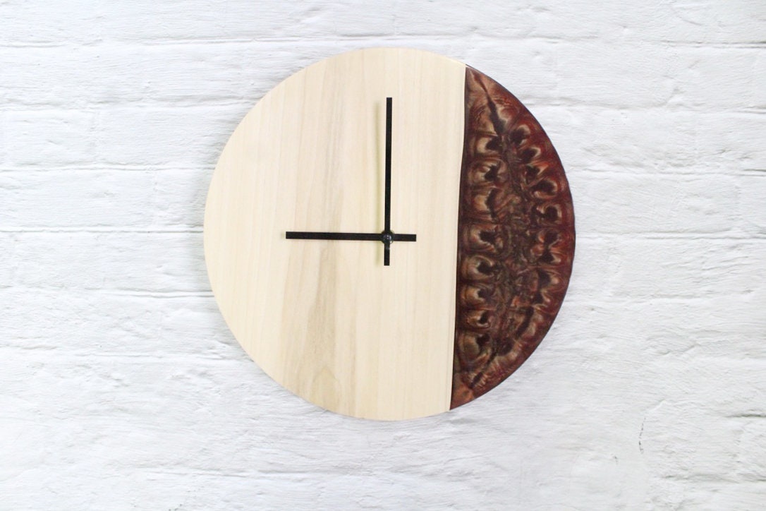 Orologio da parete in legno e resina color caffè