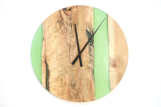 Orologio da parete Ø55 in resina verde semitrasparente e legno di castagno, ingranaggio al quarzo